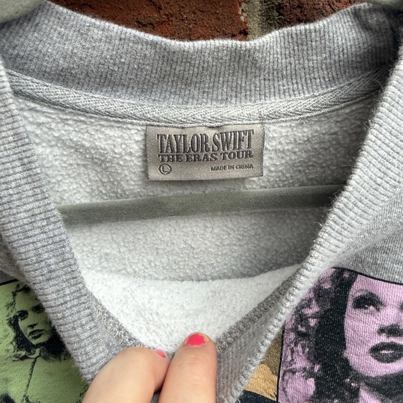 Taylor Swift Eras Sweatshirt Gray Size Large - Picture 2 of 5